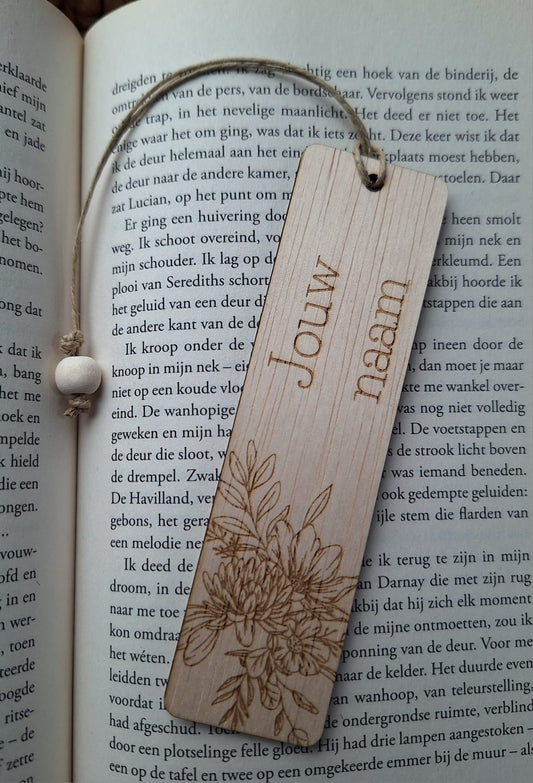 Houten boekenlegger - Bloem 2 - Gepersonaliseerd