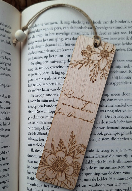 Houten boekenlegger - 'Reading.. a vacation for the mind'